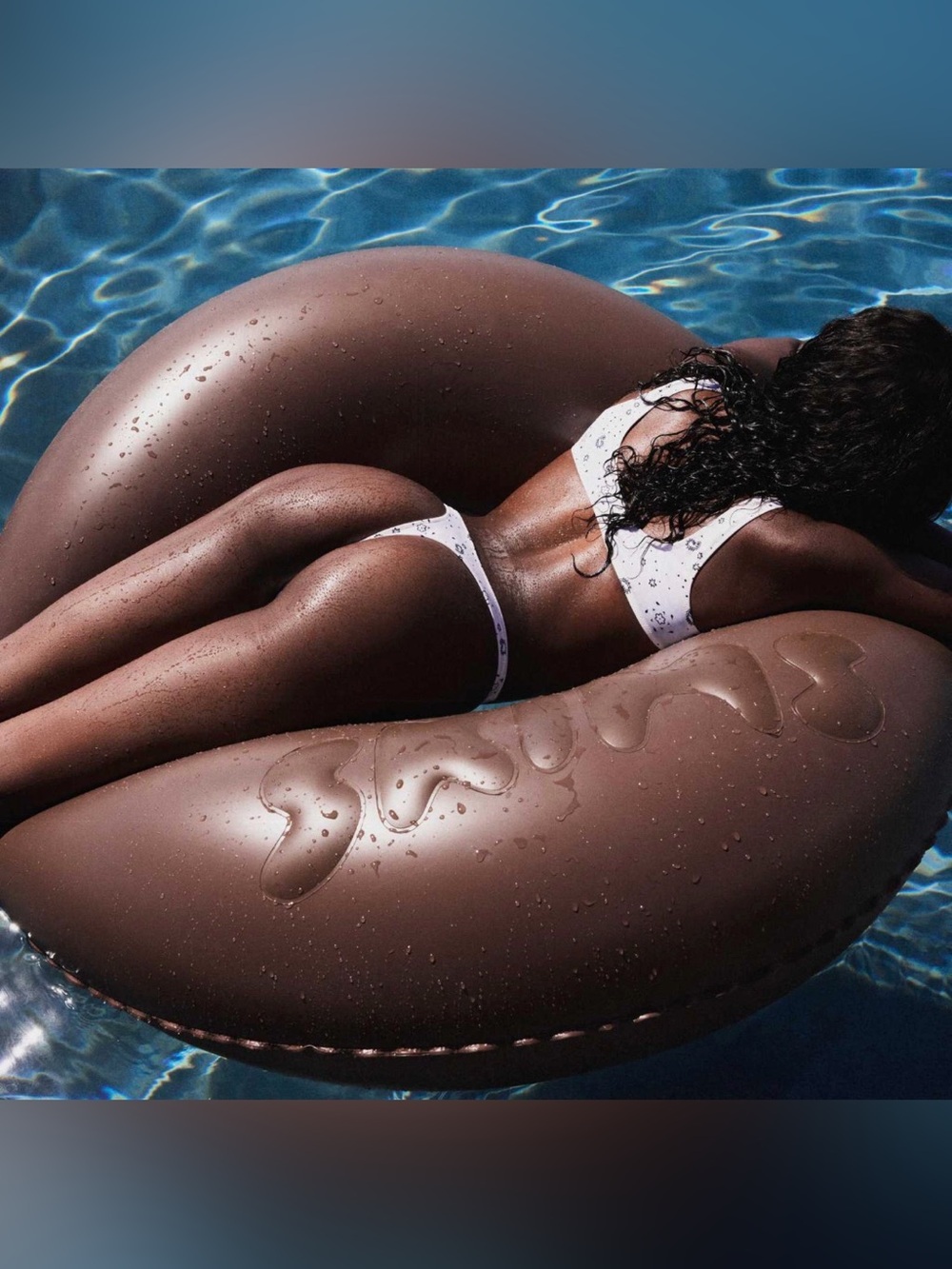 NIB SKIMS x FUNBOY pool float